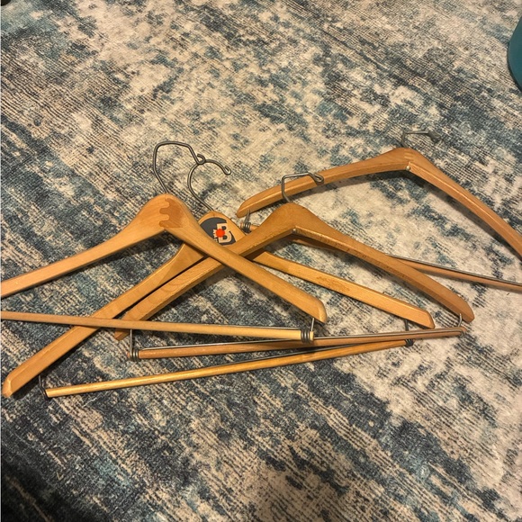 Assorted Plastic Hangers - Picture 2 of 3